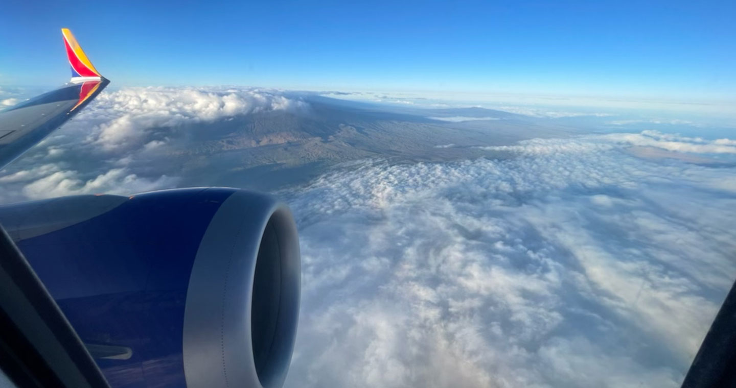 Island Hopping in Hawaii - flying over the Big Island