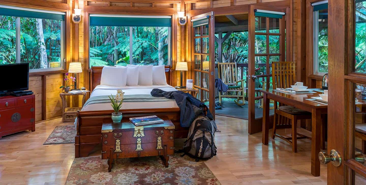 Volcano Village Lodge Haleakala Queen bed