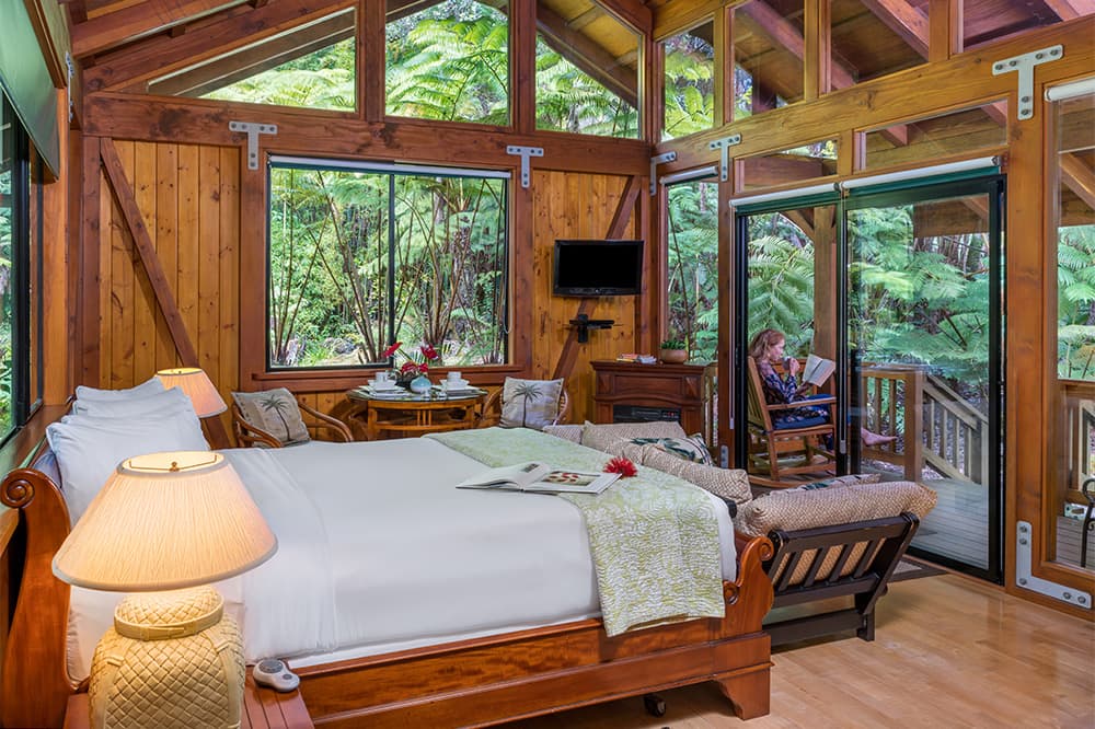 Hale Manaluna Room