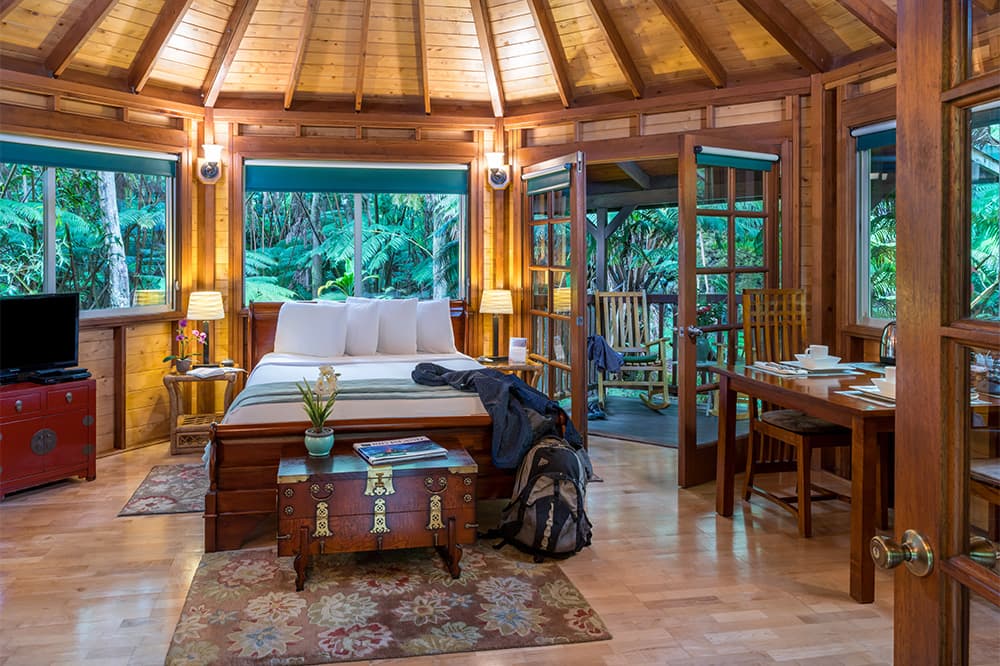 Haleakala room with dining table