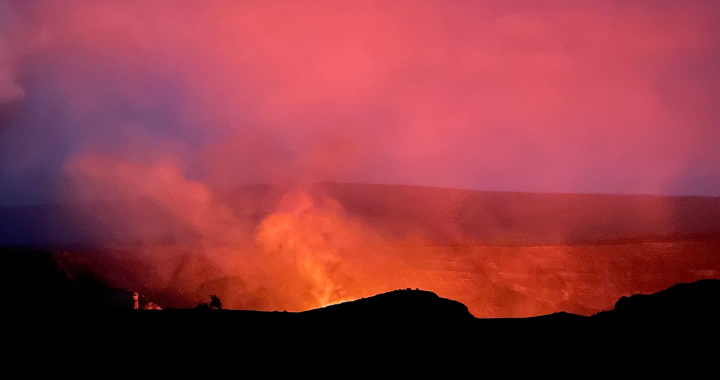 Kilauea volcano erupting in Hawaii Volcanoes National Park